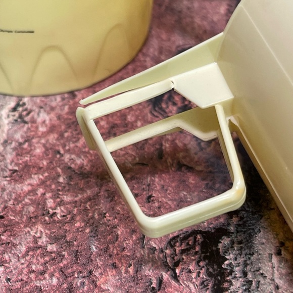 Vintage 1984 set of 6 plastic Olympiad Los Angeles cups mugs - Picture 6 of 7